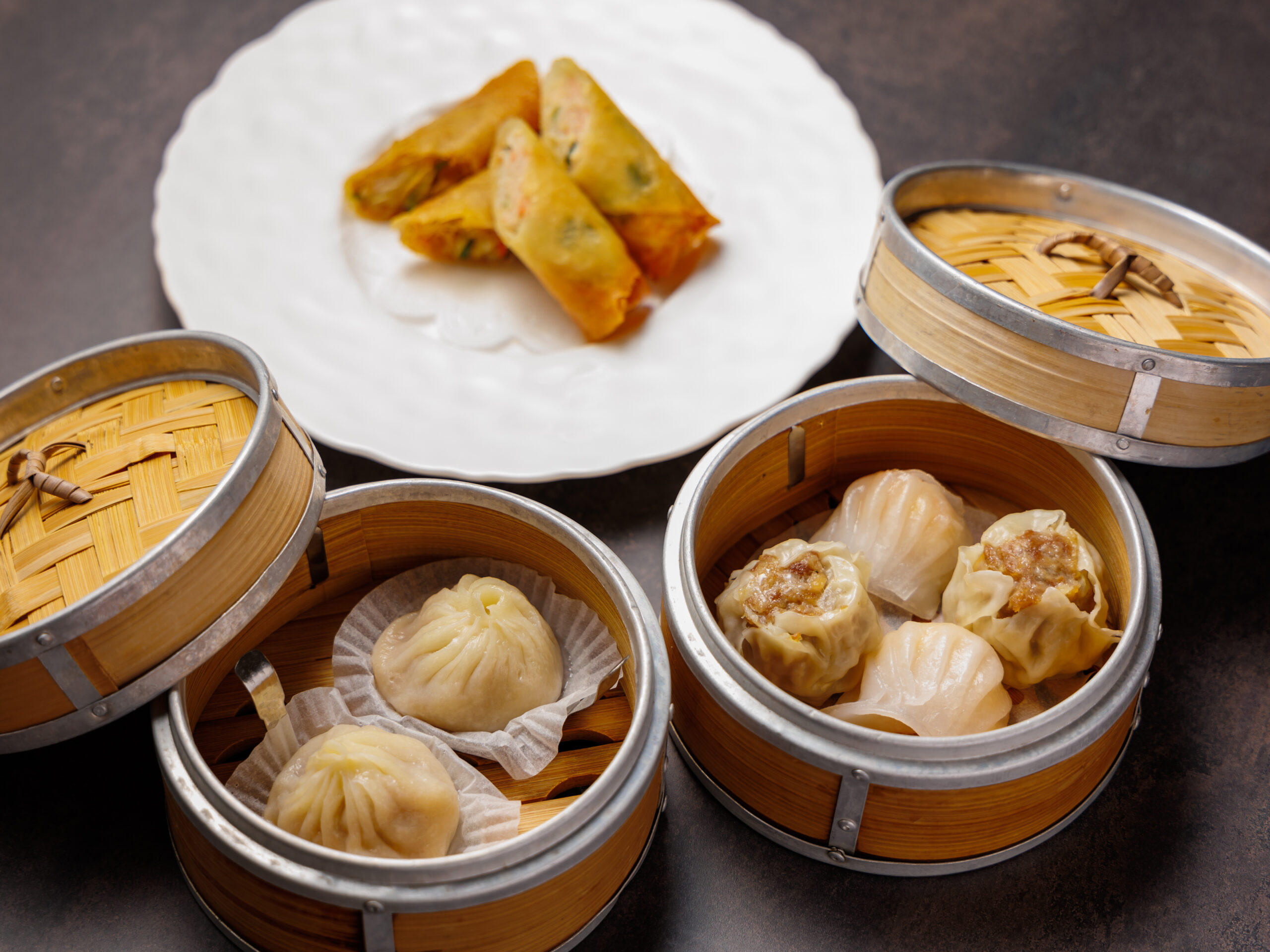 点心盛合せ｜春巻きや小籠包など人気点心を一皿に