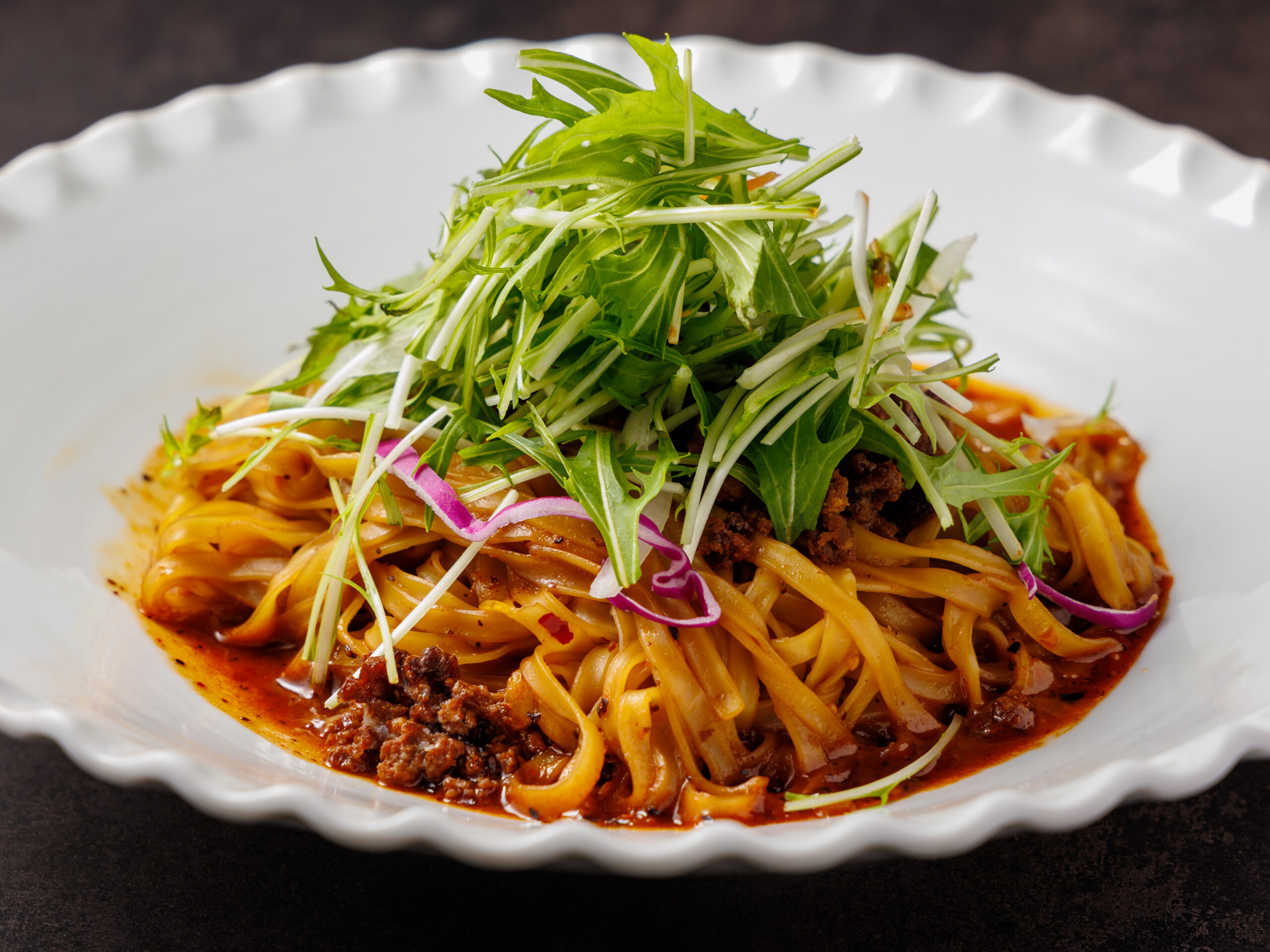 正宗担担麺｜濃厚な胡麻風味と辛味が調和した本場の味